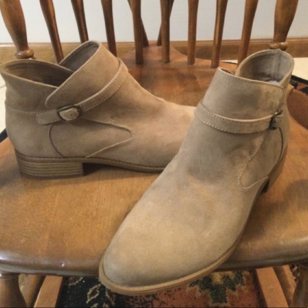 BC Footwear Tan Booties